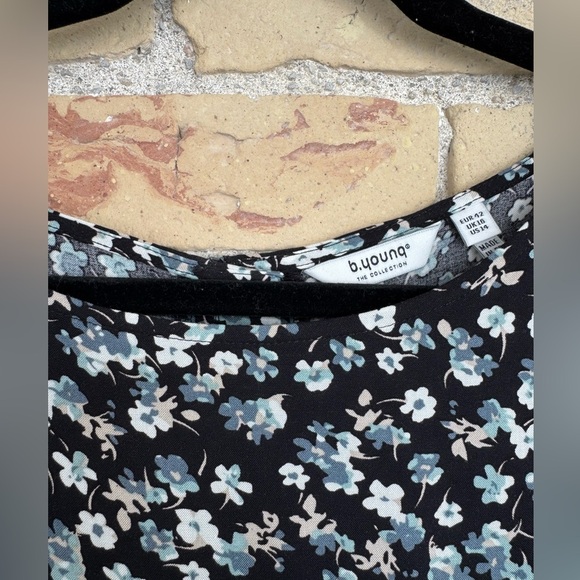 B Young Floral Blouse - Picture 2 of 4